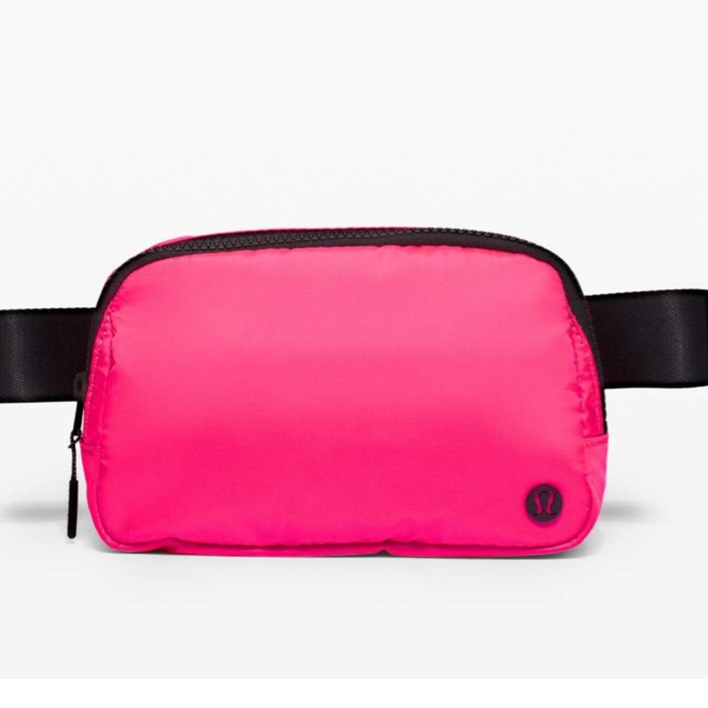 Lululemon Everywhere Belt Bag *1L
Pink Highlight